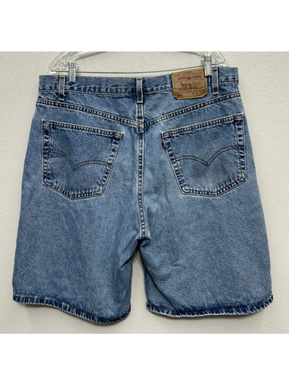 Vintage Levi's 550 Denim Shorts Relaxed Fit Mens 38 Blue 90s USA Made Cotton